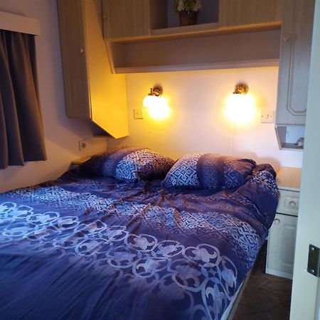 De Boerenskuur..Chalet.. Assendelft ภายนอก รูปภาพ
