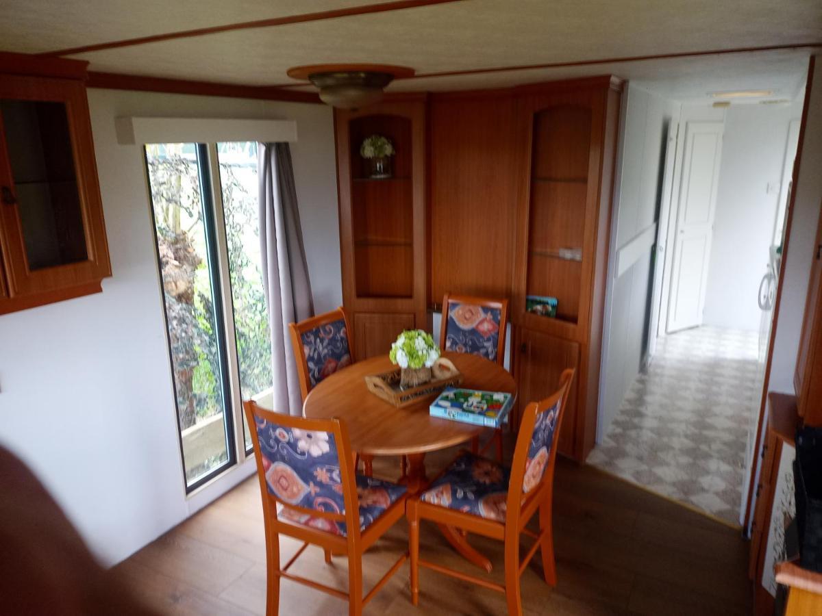 De Boerenskuur..Chalet.. Assendelft ภายนอก รูปภาพ